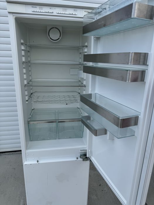 хладилник за вграждане Miele