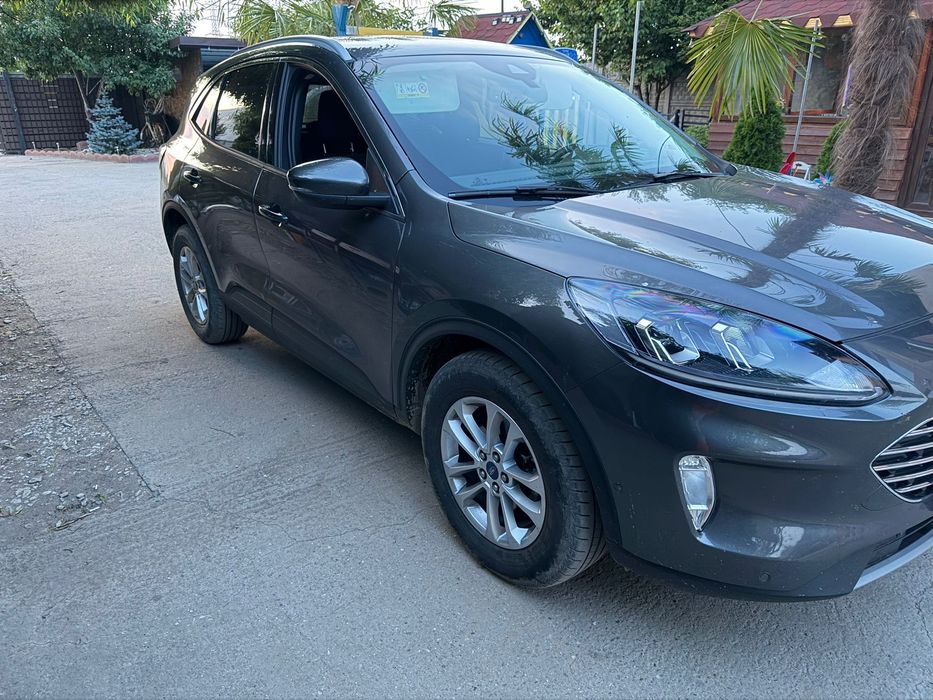 FORD Kuga 2023 — imagine 2