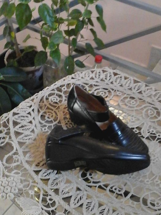 Vand pantofi dama, cu bareta,noi.