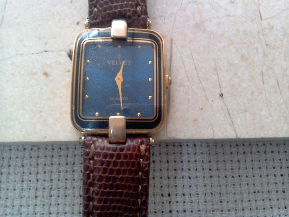 Ceas Velvet placat aur, damă, quartz, 30 x 25 mm, curea piele crocodil