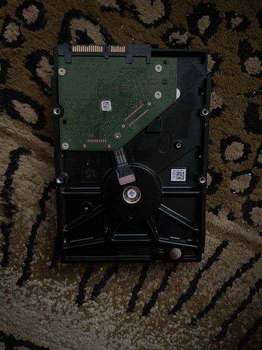 Продам жёсткий диск 4 ТБ паминити