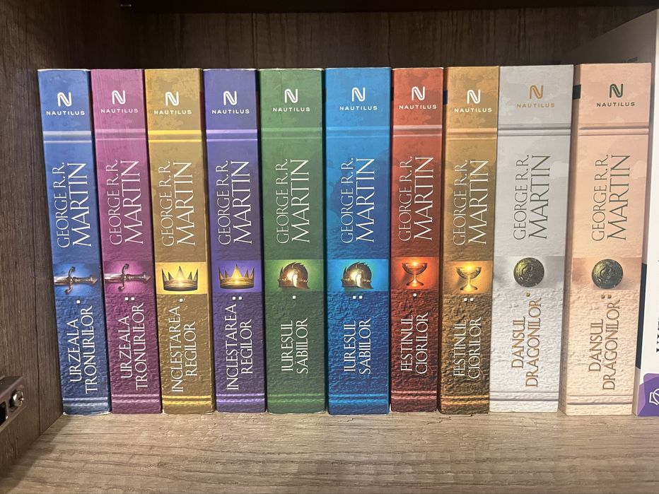 Seria “Un cântec de gheață și foc” de George R. R. Martin