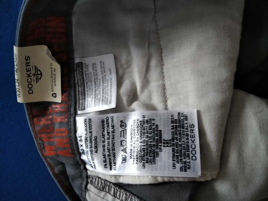 Dockers Alpha Original Chino, Slim Fit Tapered Khakis - Burma Grey