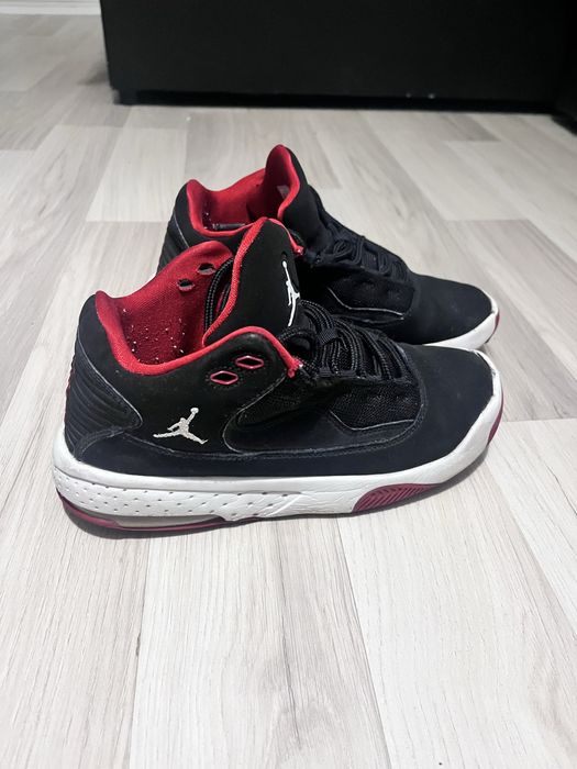 Jordan max aura 2