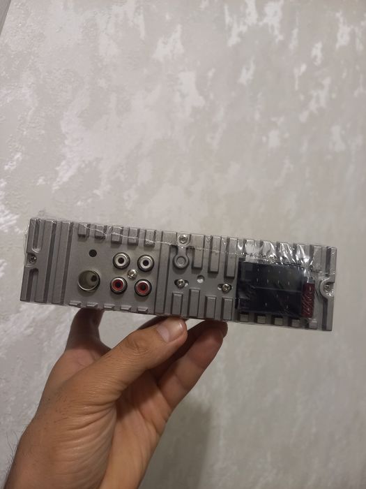 Авто Магнитофон и колонка pioner