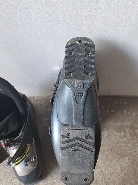 Комплект ски оборудване