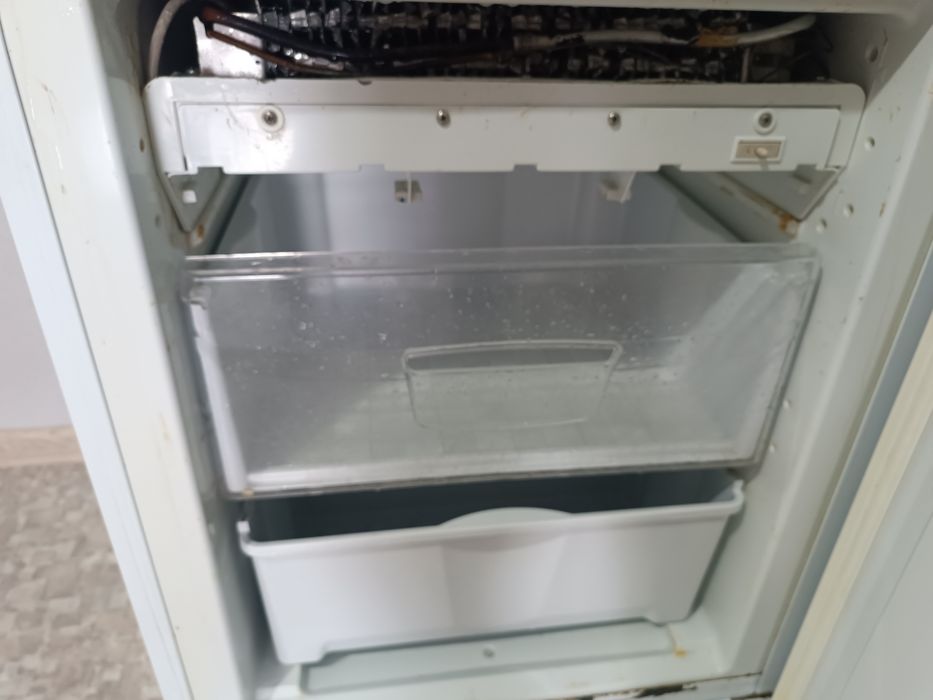 Продам холодильник