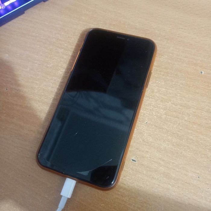 iPhone Xr 83% акб