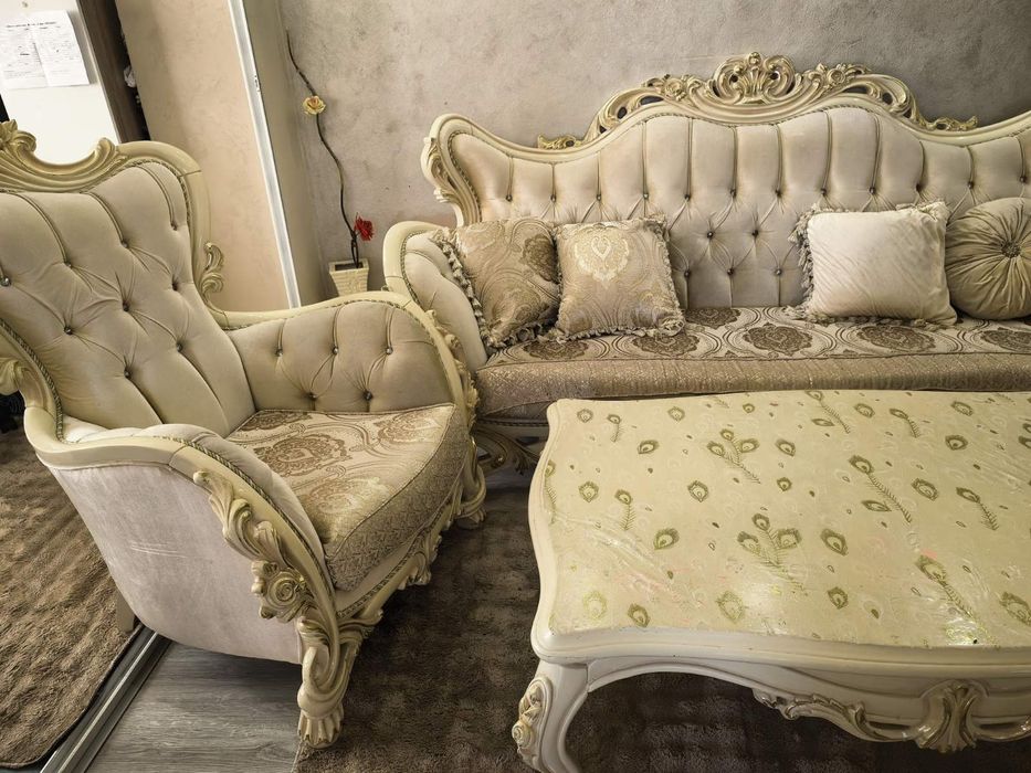 Холна гарнитура  и трапеза маса почти нова