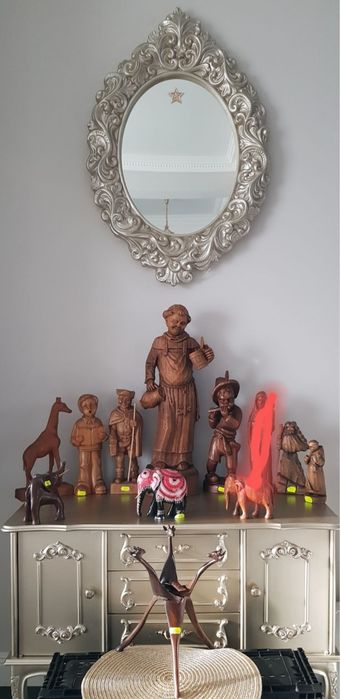 Statuete vechi din lemn masiv