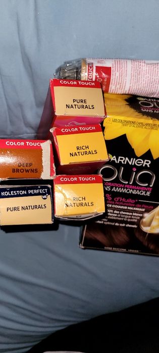 Боя за коса ,няколко броя,на Wella