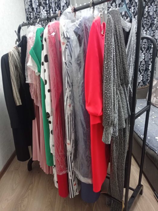 Женская платья одежда б/у