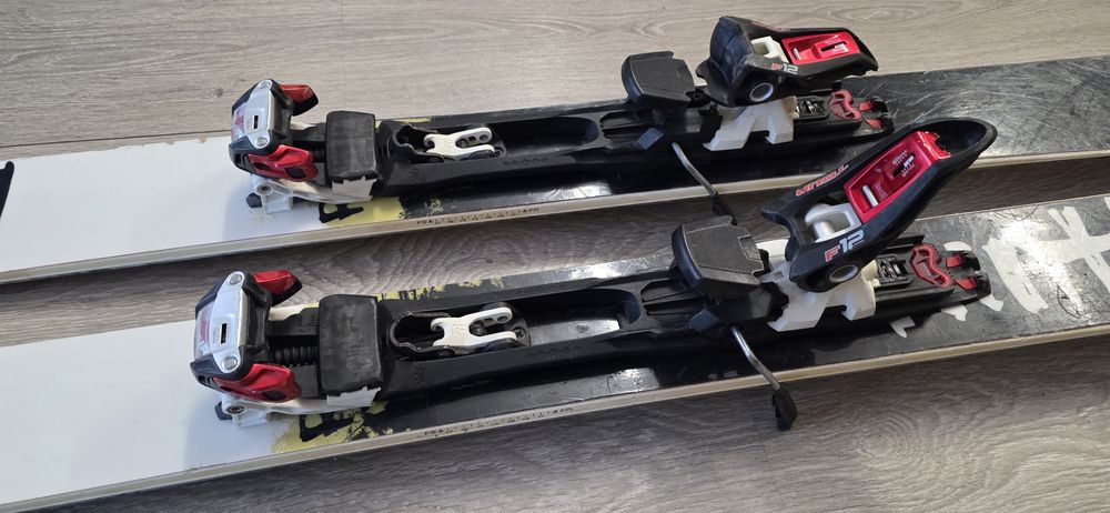 Schiuri de tura freestyle Ninthward 180 cm + legături Tyrolia Attack 1