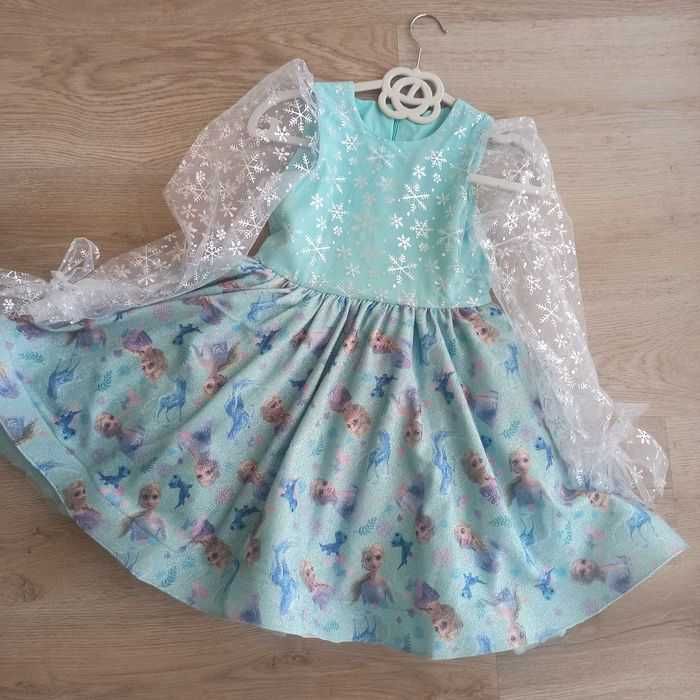 Платье нарядное на девочку