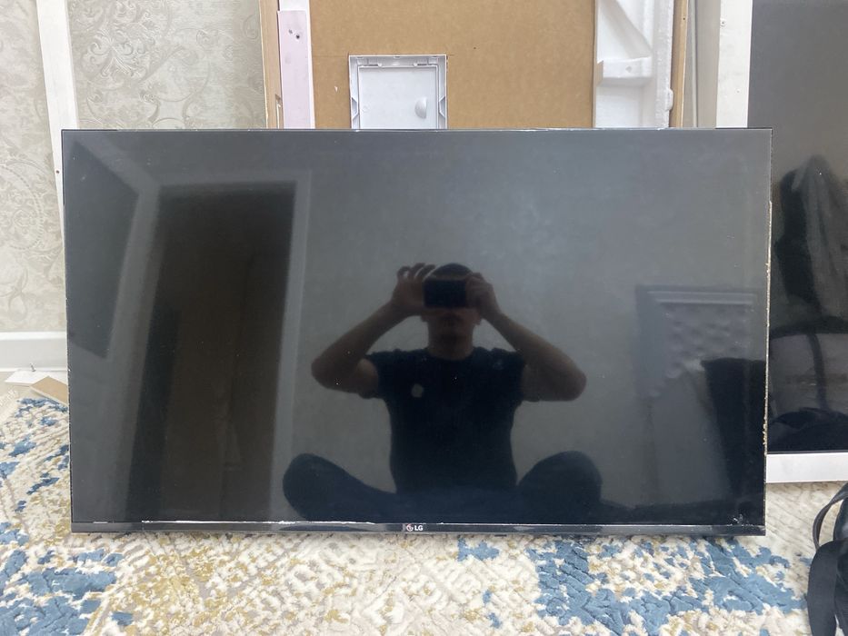 LG 43UP77 43дюим