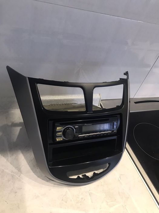 Рамка на панель приборов