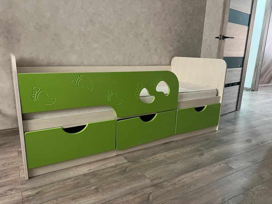 Продам детскую кровать с ортопе