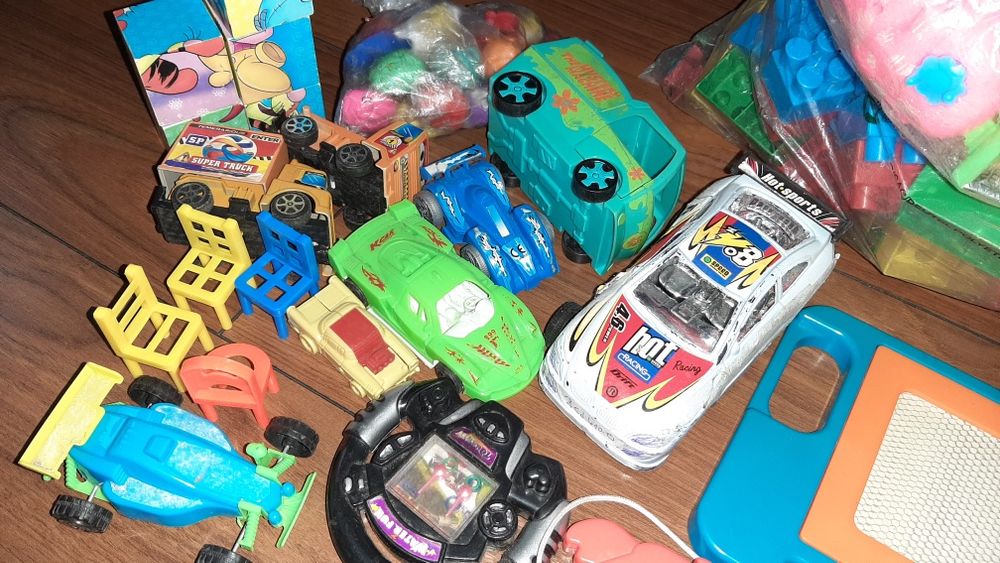 Cuburi de construit,tăblițe de scris