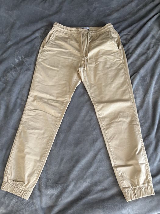Pantaloni joggers
