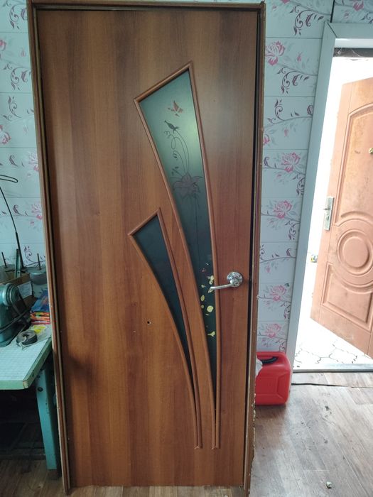 Продам межкомнатную дверь