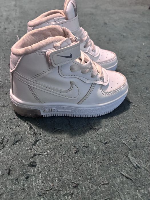 Adidași unisex,purtați de 2 /3 ori