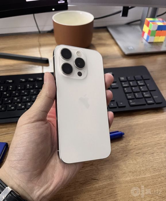 Iphone 15 pro white