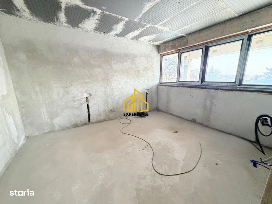 Casa/Vila cu 7 camere, teren 1600 MP/ stadiu avansat/Domnesti/Premium