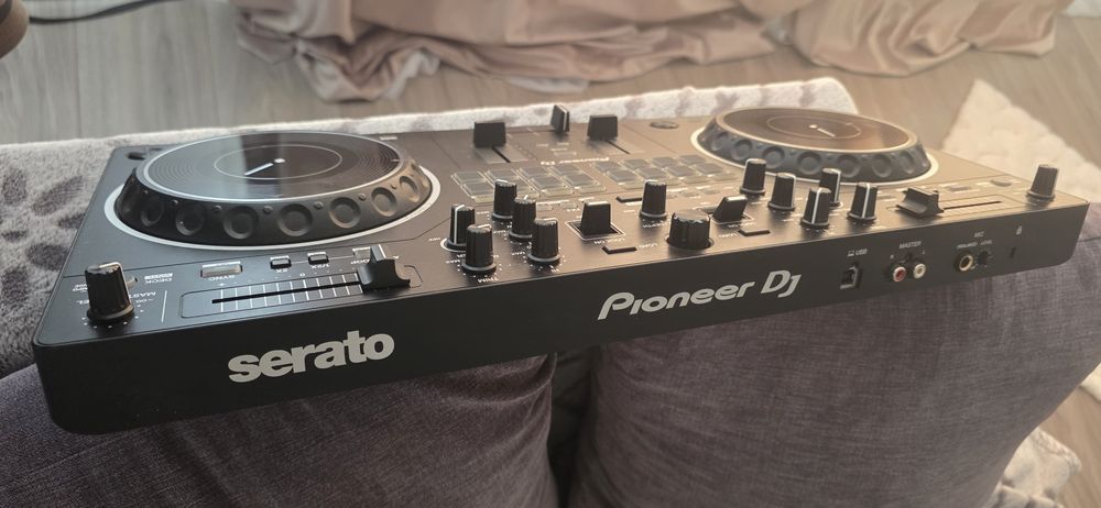 Masina de fum greu, consola dj