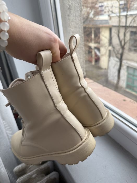 Bocanci H&M Crem nr.37