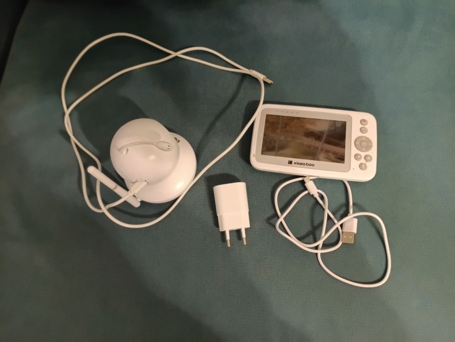 Камера за да гледате малкото докато спи