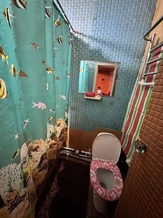 Beruniyda qulay lokatsiyada  1 xonali arzon narxda kvartira sotiladi.