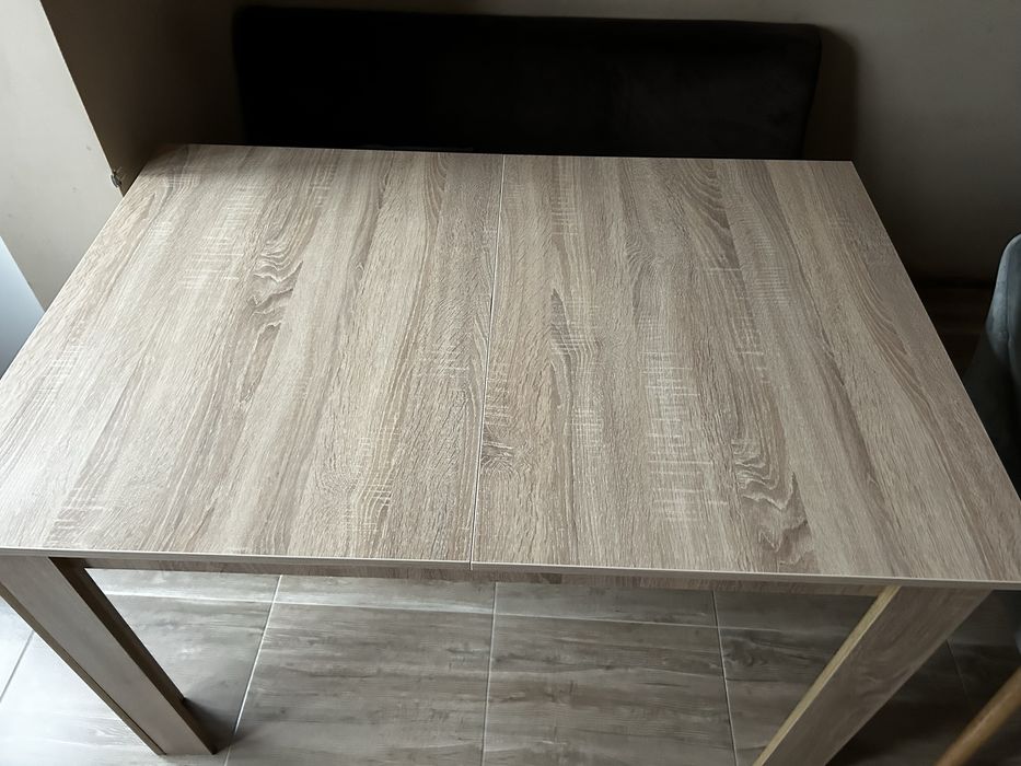 Трапезна маса разтегателна