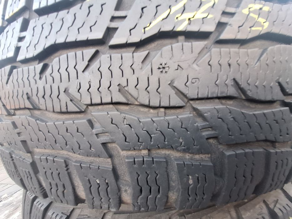 2 anvelope iarna 235/65r16C Nokian Montaj Gratuit