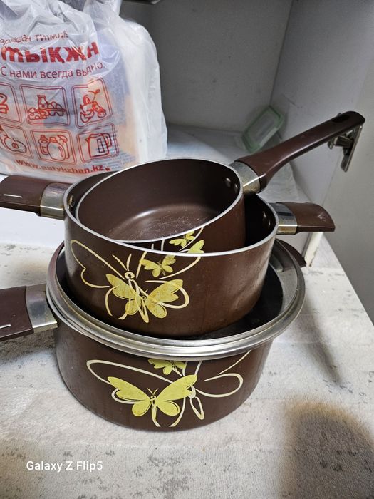 Продам набор кострюль