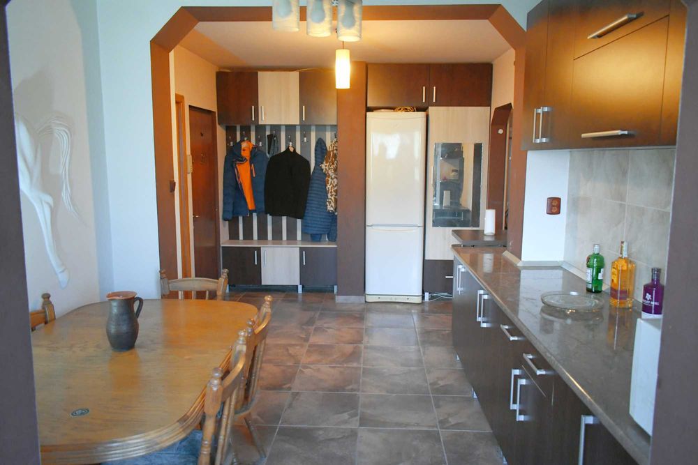 Apartament PB, 3 camere, de vânzare.