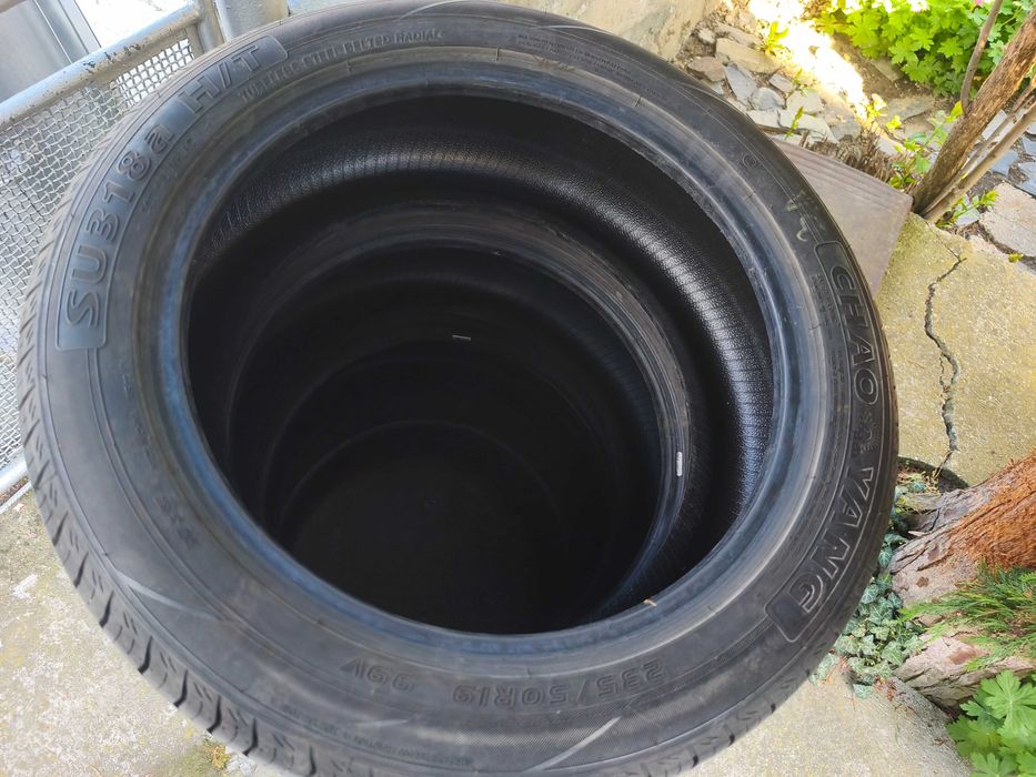 Летни гуми 235/50/19(нови около 2000км).