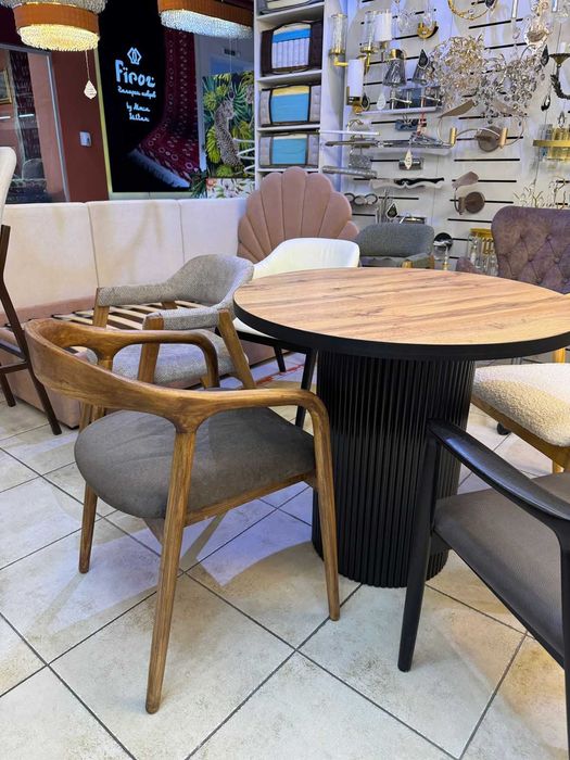 Стол из натурального дерева