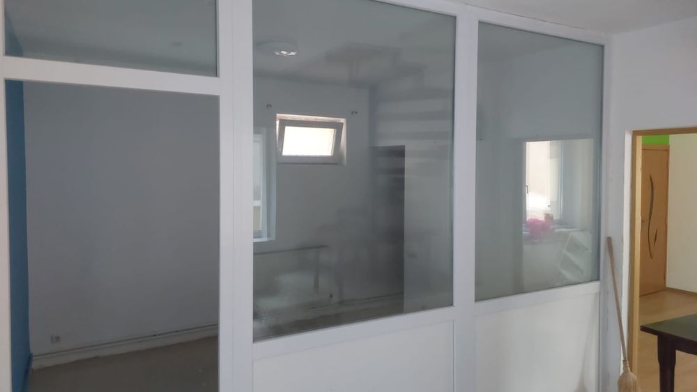 Ușa termopan despartitor