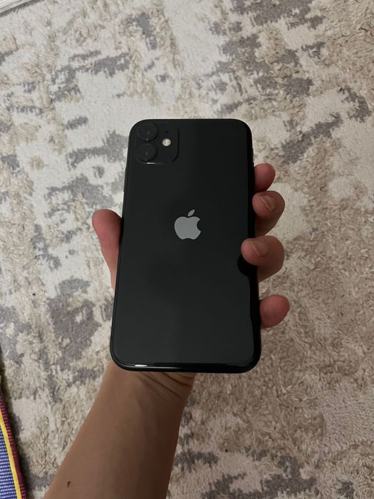 Продам 11 айфон в идельном состоняние