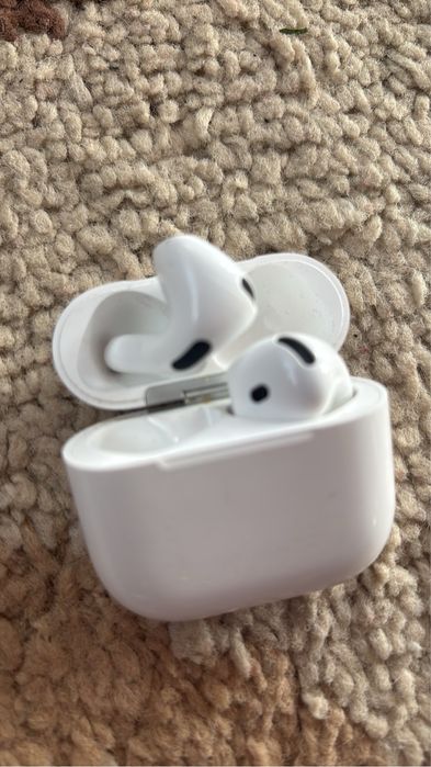 Vand airpods 3 pro urgent!!!!