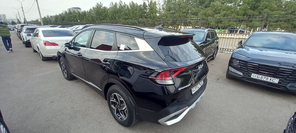 Срочно  KIA SPORTAGE 2023
