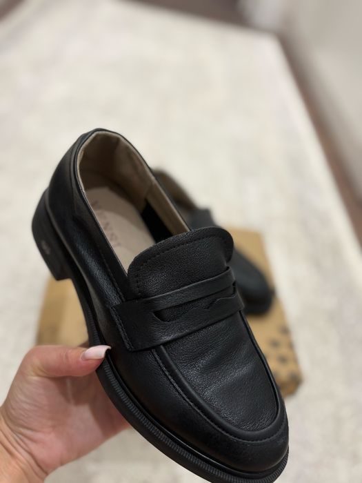 Продам лоферы кожаные