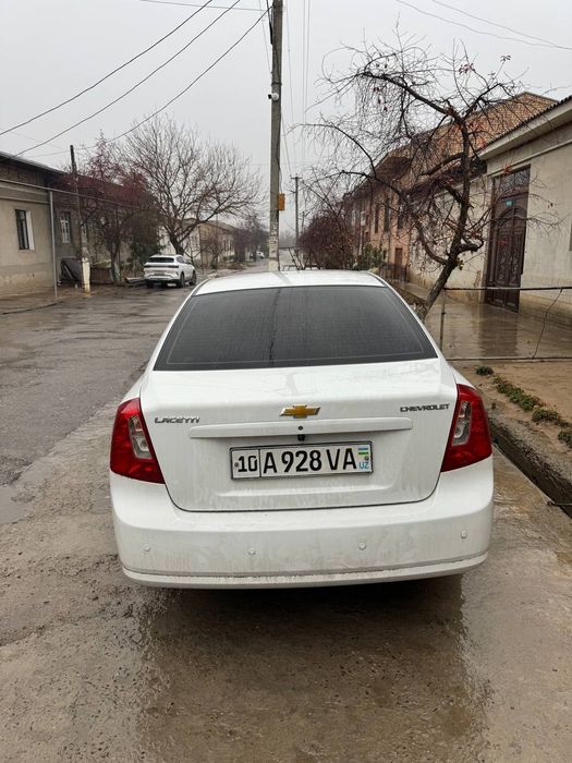 Lacetti 1.8 A/T 2009 gaz bor 100 talik