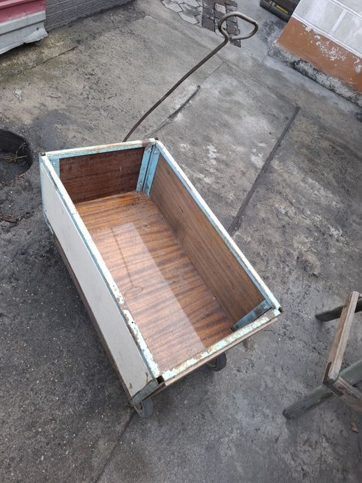 Продам тележку на колесах