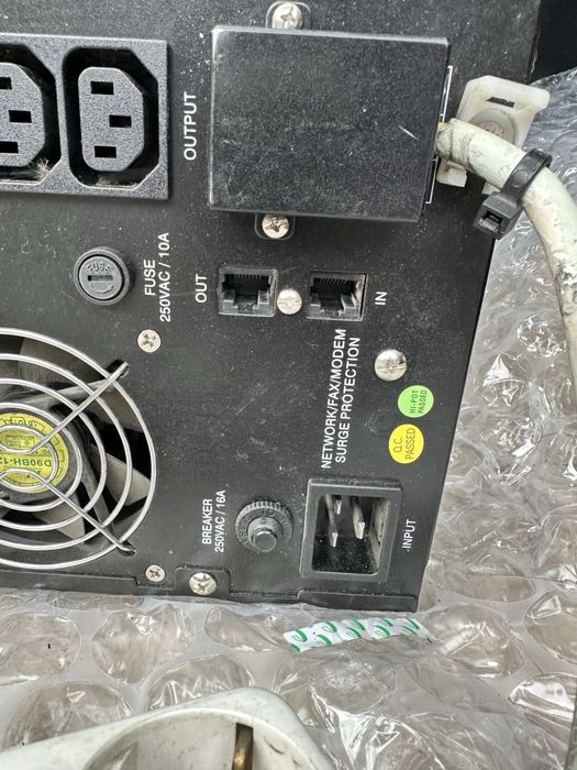 UPS EATON 3000 VA / 2700W - топ състояние