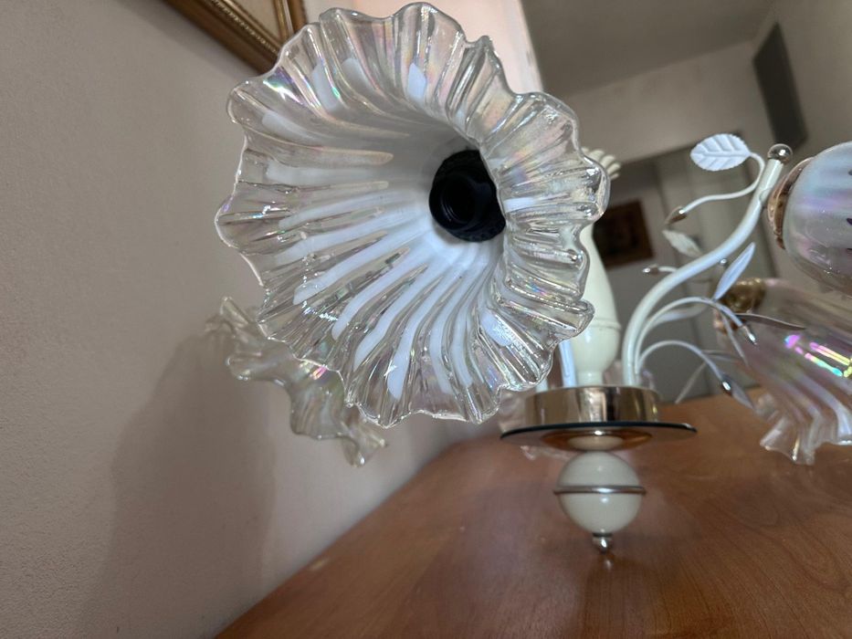 Продам люстру б/у