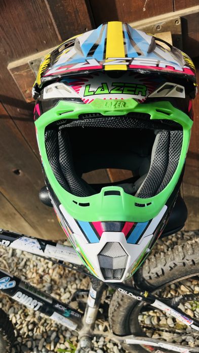 Vand ce se vede in poze