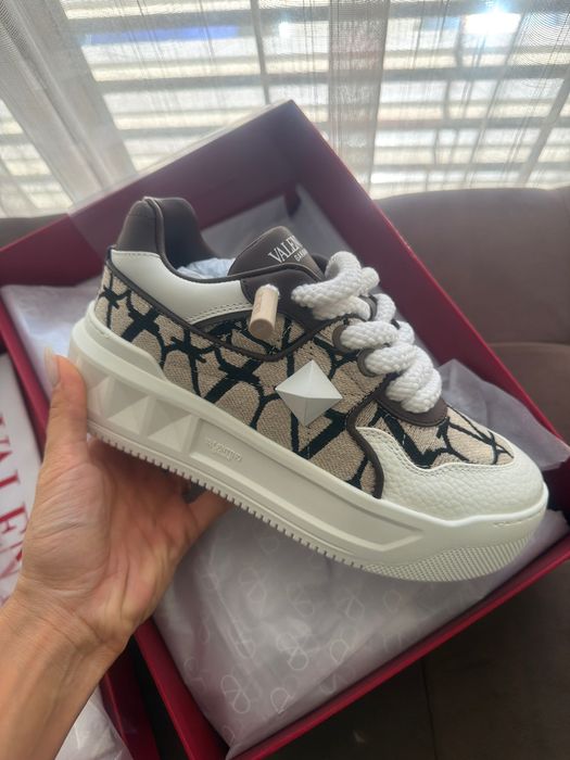 Маратонки Valentino