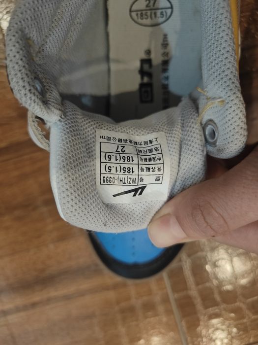 Продам кроссовки детские