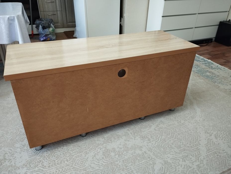 Тумба ,в отличном состоянии ,очень крепкая .